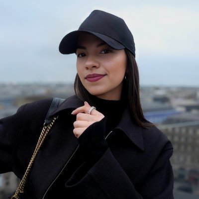 _suelenmarqs's profile picture. tricolor, leonina, e carioca — 🇭🇺🌩🥂🦢🤎☕️🪞