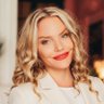 Strategy_Gal's profile picture. Fractional CMO & Growth Partner for Tech Startups ✱ LinkedIn AI Marketing Instructor ✱ Trained 2M+ Worldwide ✱ Trusted by 30% of Fortune 100 ✱ Author & AI Agent