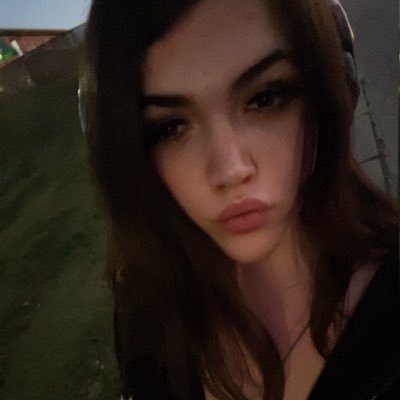 cecehoIic's profile picture. ⋆ ˚｡⋆୨୧˚ Cece's Profile ˚୨୧⋆｡˚ ⋆

She/Her ★

2D and 3D Artist ★

 𝜗ৎ