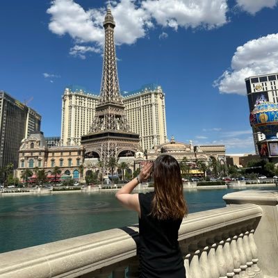 lifefree_enjoy's profile picture. PC1台で3拠点生活中｜元凡人不動産OL→独立3年目｜SNSコンサル実績120件以上↑ 相談実績900件以上↑｜複数ジャンル展開&プロモーション▶︎動画編集/デザイン/イラスト/恋愛/語学/就活etc｜包み隠さず独立のリアルを伝えます｜好きな言葉▶︎人生一度きり。後悔しない生き方を。