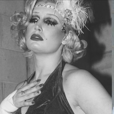TimelessScarlet's profile picture. Cʜɪɴ ᴜᴘ ᴛɪᴛꜱ ᴏᴜᴛ ᴀɴᴅ ᴡᴀᴛᴄʜ ғᴏʀ ᴛʜᴇ ꜱʜᴏᴇ👠

Gʀᴇᴇᴛɪɴɢꜱ ᴅᴀʀʟɪɴɢ, ʏᴏᴜ ʜᴀᴠᴇ ɴᴏᴡ ᴇɴᴛᴇʀᴇᴅ ᴛʜᴇ ᴡᴏʀʟᴅ ᴏғ ᴛʜᴇ ʙᴇᴀᴜᴛɪғᴜʟ ᴀɴᴅ ʙᴏᴅᴀᴄɪᴏᴜꜱ Tɪᴍᴇʟᴇꜱꜱ Tᴏɴɪ Sᴛᴏʀᴍ🎬