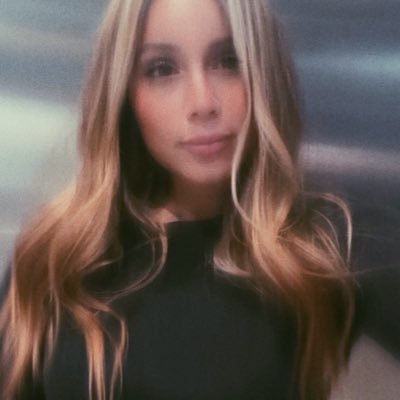 bellamarielaxo's profile picture. 