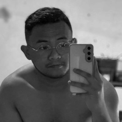 jcsaylo's profile picture. ryan reynolds followed me | LPT, March 2023