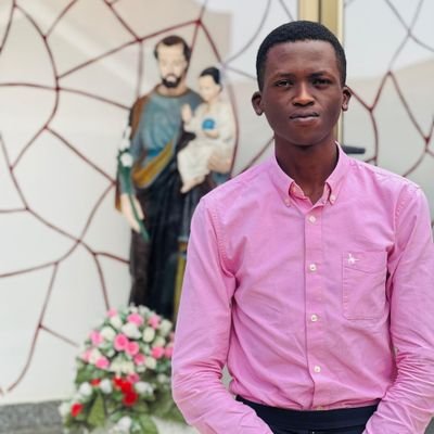 rgnqshOfficial's profile picture. medical student &  health influencer & content creator & Manchester United fan