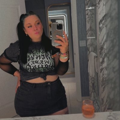 tehyapeltier's profile picture. 28yrs • Adelyn Sage 🌿 • cosmetologist