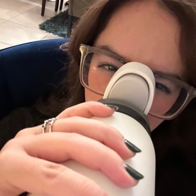 aalessaa12's profile picture. vivo a base de nostalgia
