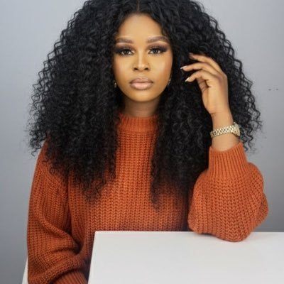 dearmeenah's profile picture. 