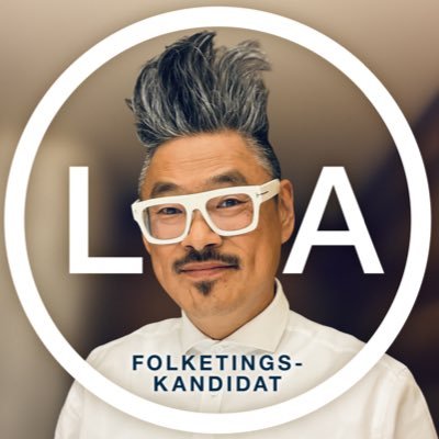 ChrisHvidberg's profile picture. Flink. Dog folketingskandidat for LA, skribent på JP, job i reklamebranchen og podcastvært. Og indehaver af en banjo. Og sportshader.