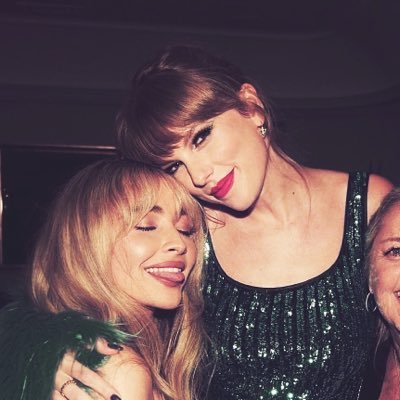 skiesopalite's profile picture. 𖦹° you and me, we make our own luck⊹ 🐇 i ♡ taylor, sab, gracie, tucker, lizzy, & noah! 🫧 eras toronto n4