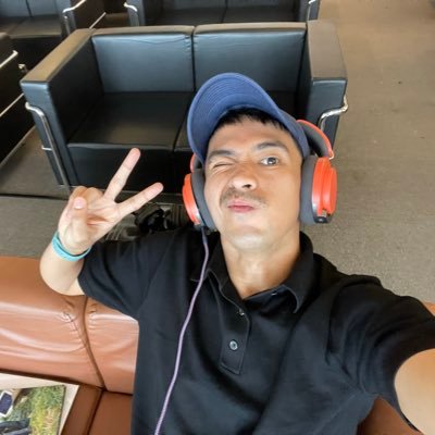 mlczs's profile picture. he/him