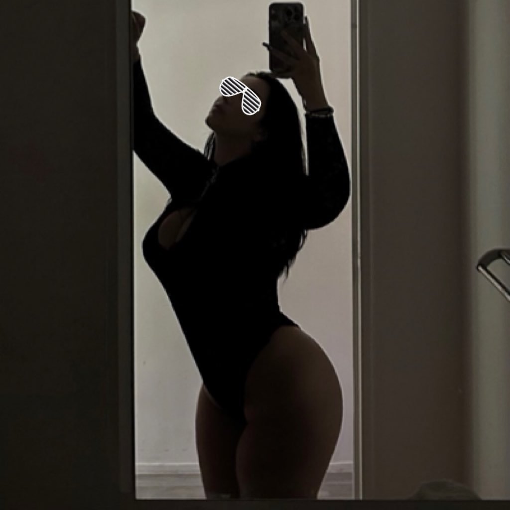 lillomarchand's profile picture. 22 YO | Pussy free | Married 💍 | Snowbunny