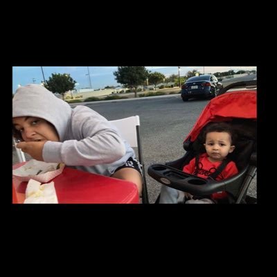 raegzmarie's profile picture. 