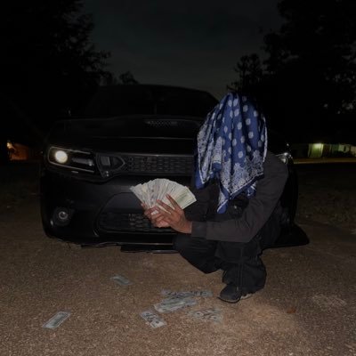rugratzsteppa's profile picture. ⬆️ insert cheesy bread