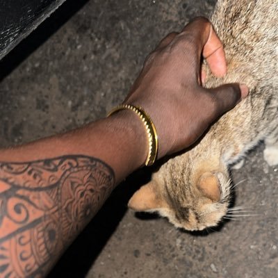@oloyeyrn