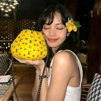 ebangg13's profile picture. 