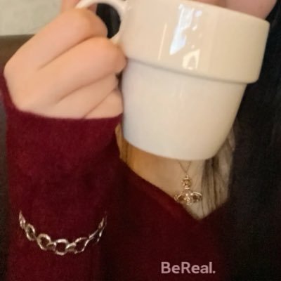 lmxkw's profile picture. ㅤ⠀ ⠀ ⠀ 右手に刺さる管を抜き 静かに幕を閉じました⠀  ⠀ ⠀ ⠀ ⠀ ︎︎ ⠀ ⠀ ⠀ ⠀ ⠀