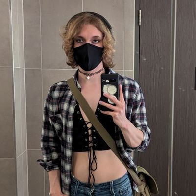 xxeemmiixx's profile picture. 25 y.o 🏳️⚧️
she/they 🐀
med student,
taken 💗
MDNI
happy to meet new people! 🐀🐀