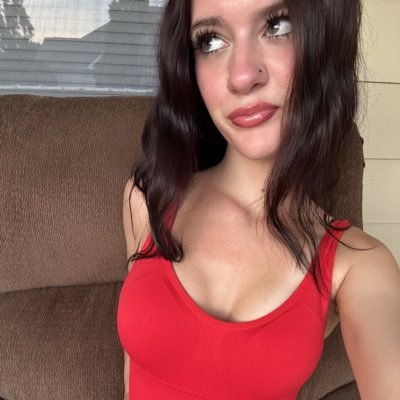 wave_liliana_'s profile picture. If you think this is good, wait until you see my DMs 🔥