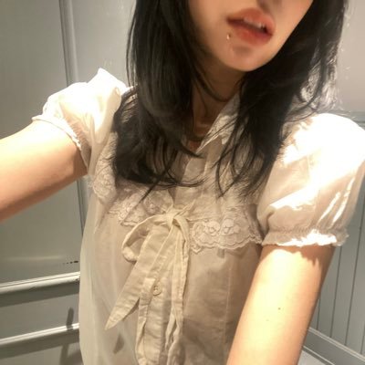 slowedived's profile picture. alive. like a wound, flower in the flesh
