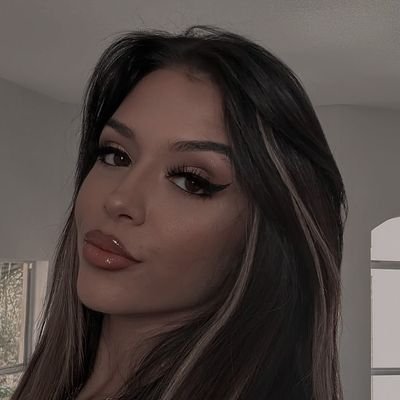 rejectedglamour's profile picture. Fearless, flawless, fierce. Multiship. Straight. Non RP/Minors DNI. OOC age: 30s. Strictly IC.