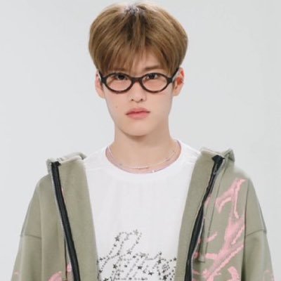 soozum1n's profile picture. mon compte a été suspendu reviens moi pitié #S00ZUM1N