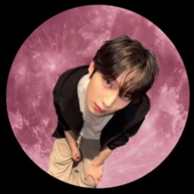 Mingwoncarts's profile picture. 22 🐸 You’re local Kpop and music fan. Here to share my insane thoughts. Svt, Enha, &Heart, Ampies, and lot’s more.❤️