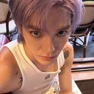 jbybeev's profile picture. don't follow me❌
homophobic dni‼️
made for reading bxb, yapping n cursing 😋❤