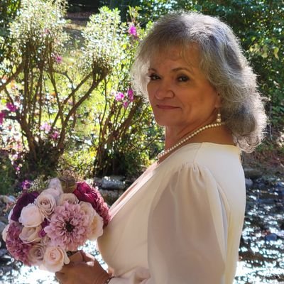 DonnaSueHall1's profile picture. 🇺🇲Patriot🇺🇲Christian Conservative, MAGA
SEC Football, Surgical Nurse & Grandma💞 Happily Married!✨️Not here for Dates. 
2nd Acct
DM's=Block🚫
#RollTide 🏈