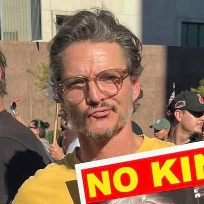 jadedcrush's profile picture. just a person that's part of too many fandoms
| 21 |