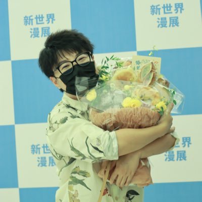 AUibaJdWVzUfIax's profile picture.
