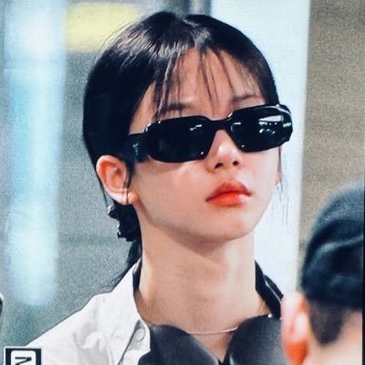artwKS411_'s profile picture. #LingOrm 💜 | thoughts, facts & slice of delusion | my header says a lot  about me | LOVE DESIGN & CLAIREBELL BEST GL SERIES OF THE YEAR