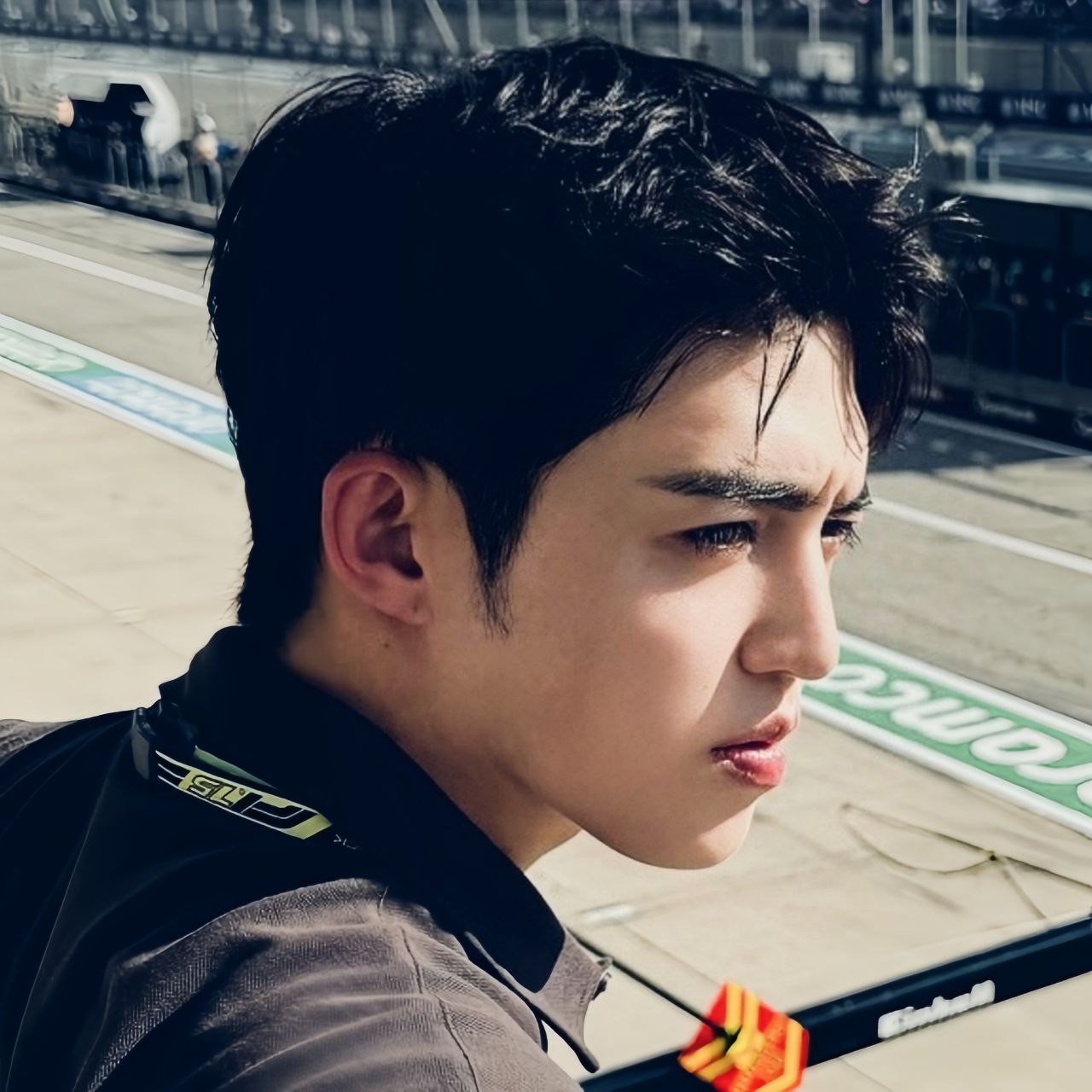 aducumbu's profile picture. https://t.co/TP76Mmr0V0 𝘑𝘢𝘤𝘬 𝘰𝘧 𝘢𝘭𝘭 𝘵𝘳𝘢𝘥𝘦𝘴, 𝘮𝘢𝘴𝘵𝘦𝘳 𝘰𝘧 𝙣𝙤𝙣𝙚. Tanduwijaya 3rd of 6. He breathes, he exists, in between all of that chaos