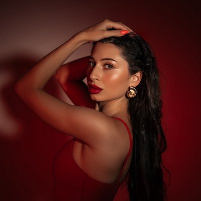 DanechkaArt's profile picture. ℕ𝔽𝕋 𝕒𝕣𝕥𝕚𝕤𝕥 🖤 Professional Model 🤍 I create contemporary art with meaning 👁‍🗨 ETH | SOL | TEZ