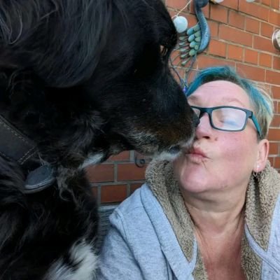 isabellecabarea's profile picture. 