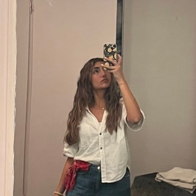 jasmineagainn's profile picture. فعلا دانشجوام ولی میخوام یه روز عطر بسازم