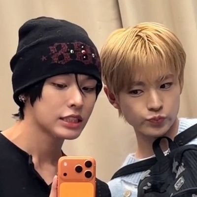 kushicats_345's profile picture. yaps about ginger neko and dobberman boyfie 127 times ♥