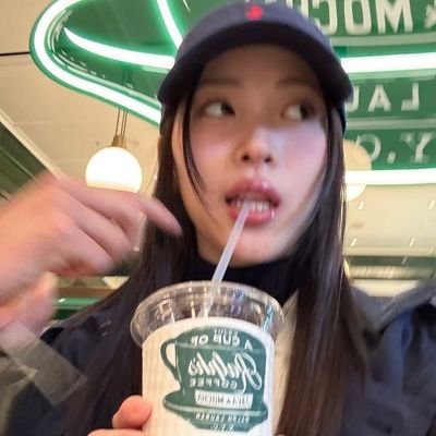 lilieskoo's profile picture. 𝖼𝗈𝗆𝖾ㅤㅤ𝖻𝖺𝖼𝗄ㅤㅤ𝗍𝗈ㅤㅤ𝗆𝖾