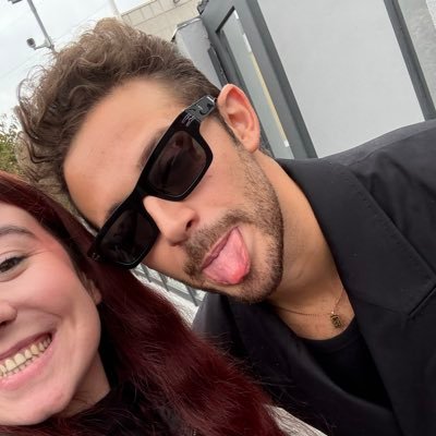 singsrugge's profile picture. sin darme cuenta me tatué la cicatriz, hoy la miro y sé que aun sigo aquí