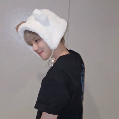 teplovesbaek's profile picture. @weareoneexo