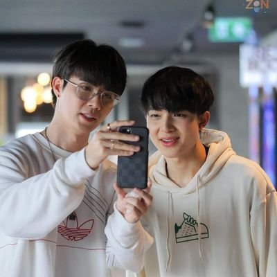 Ah_eeSiri's profile picture. อี๊มีความสุขมากกที่ได้รู้จักลูกทั้งสอง เจ้าพลังงานความสุขของทุกวัน ขอให้ทั้งคู่มีแต่ความเจริญก้าวหน้าในชีวิตยิ่งๆขึ้นไปนะค้าบ🪴🩵🧡🪴
@zee_pruk @NuNew
#ZeeNuNew