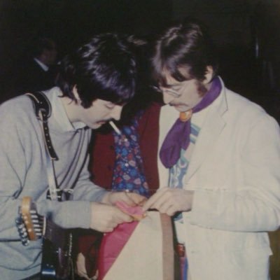 xwhitealbum's profile picture. does it bother you?