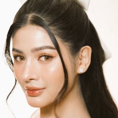 etinaR360's profile picture. BTS💜Army
Aza 🦋Stan 
RAZMILIVER✨