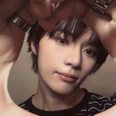 gyupidbitch's profile picture. soogyu truther that likes all bg ships and dynamics