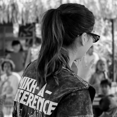 ccloiyves's profile picture. godspeed :)