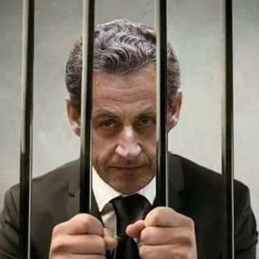 sebyassa's profile picture. 🗣SiVosOboedirPenaFitFortiorRelica...
#MaFILLE🌻❤️#PSG💙❤️#JJB🥋#ARSENAL⚪🔴
Le reste...OSEF