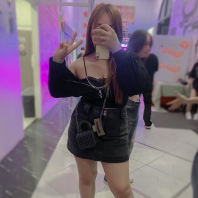 praew1139's profile picture. แอดล็อก 799📸 ทวิตอันใหม่ ถ้าโดนบล๊อกอีก…ไม่สร้างแล้วนะ😆