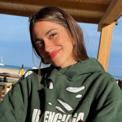 annajuliaft's profile picture. tini, tsitp, off campus, bridgerton ✨