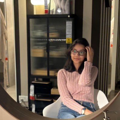 mehaktwts's profile picture. Unapologetically dumb.