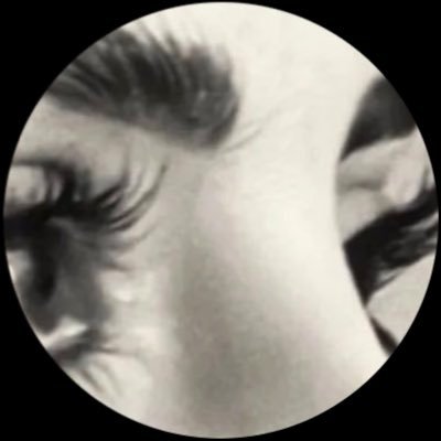 _iiovob's profile picture. @KadimAlSahirORG | إمـرأه قوامُـها لطـيفف..