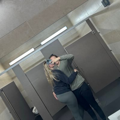 DoubleTheDezire's profile picture. just a lesbian couple having fun:) come watch us play for free and get to know us…click the 🌶️ 🔗 ⬇️ :) and yes,we can arrange custom vids 😈